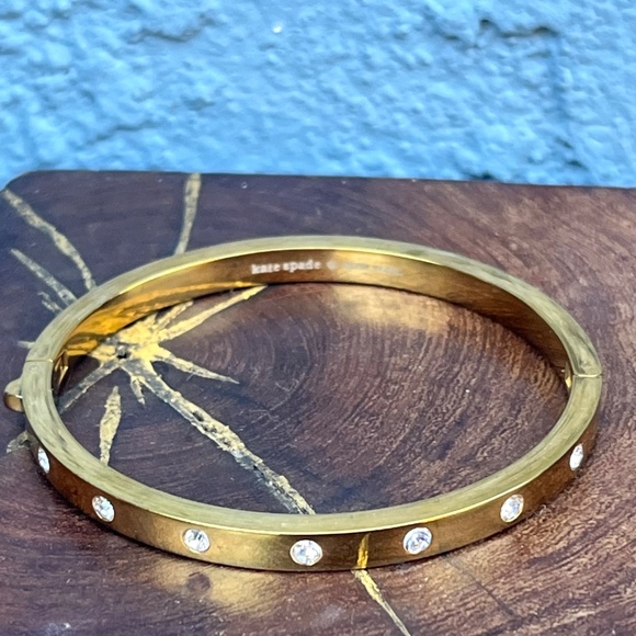 Kate Spade New York Set in Stone Hinged Gold Bangle - Picture 7 of 10